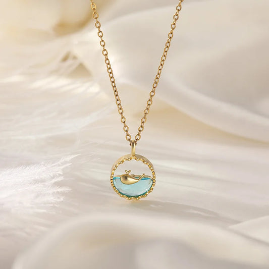 2023 Hot Selling Jewelry Shiny Zircon Decorated Sea Whale Round Pendant Necklace Women's Clavicle Chain Suitable for Daily Wear