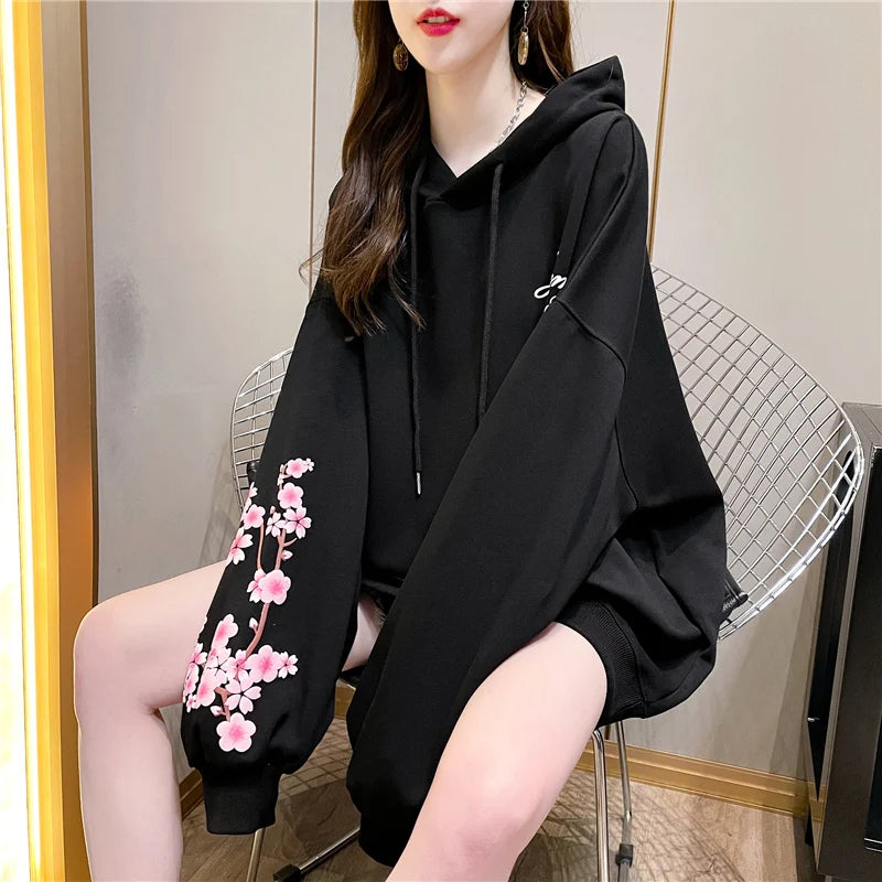 Black Tops Anime Graphic Essentials Hoodies Woman Aesthetic Korean Fashion Cute Hooded Sweat-shirts Streetwear Hoodie for Women